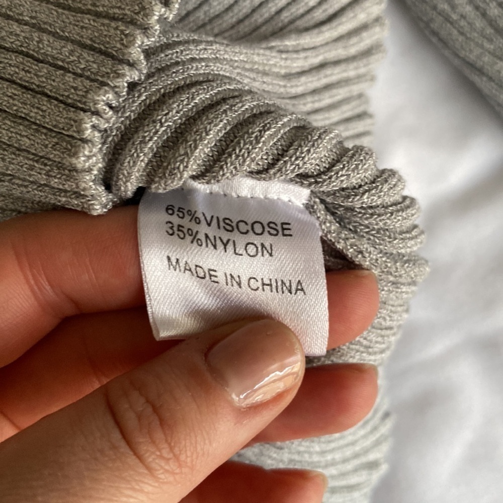 LF SEEK the label, cropped sweater, long sleeve, grey silver, size M - Picture 5 of 5